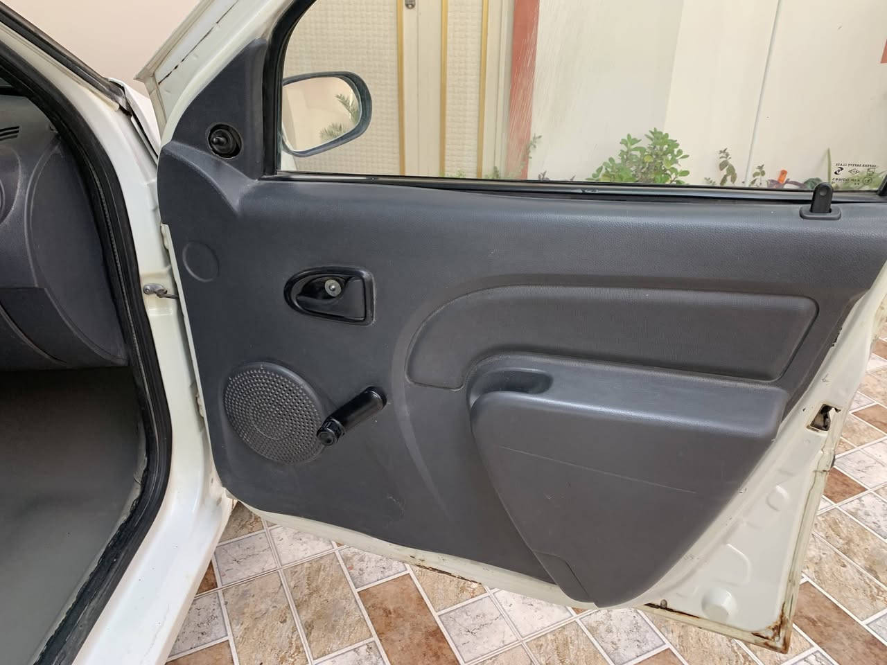 سلام عليكم رينو لوكان 2010 بأسمي ثاني يوم تحويل رقم جديد سياره على وضع شركه لا صبغ ولا معجون ترايك للبصره بيه شغله بطل واكف بيه مال دهن ابيع على وضعه سعره 45بيه مجال مكان ديالى ***********
