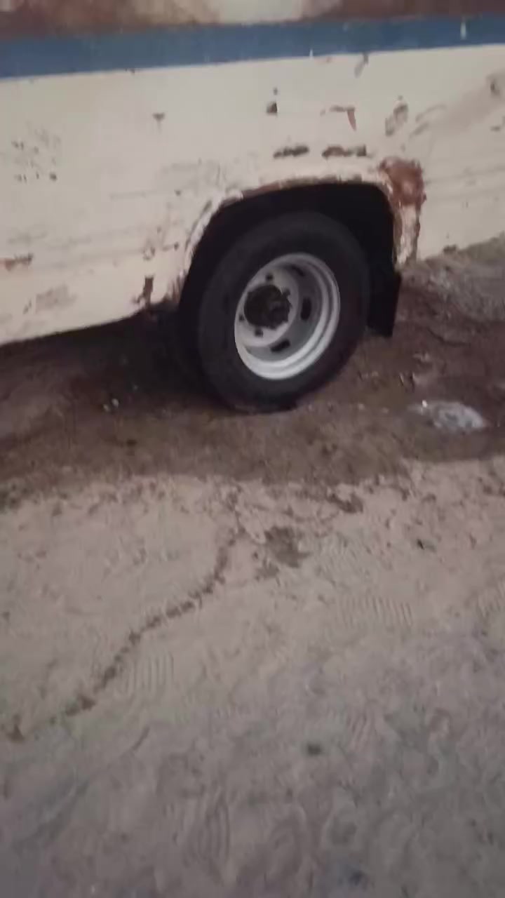 سلام عليكم مارسدس 18راكب للبيع مجموعه خرسه ع سحك تخم تاير جديد جوبلس كهربائيات جاهزه حداديه جاهزه سنويه حمره رقم واسط بيها وكاله عامه ام الباركود السعر 6ونص وبيها مجال بسيط.للاستفسار ***********
