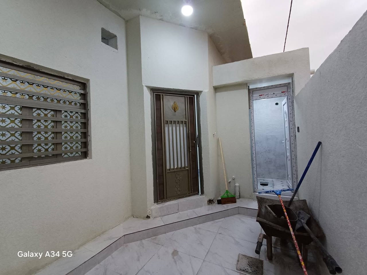 بيت   100 م للبيع

في الجزيرة   _ باب الهوى _ الجزيرة الرابعة قرب خطوة سلمان المحمدي

التفاصيل : 2 غرفة ومطبخ + استقبال وصالة وصحيات السقف سندويج البناء حديث
السعر = 35 مليون

مكتب التساهل : اليوبه مقابل جامع الهادي :
***********
