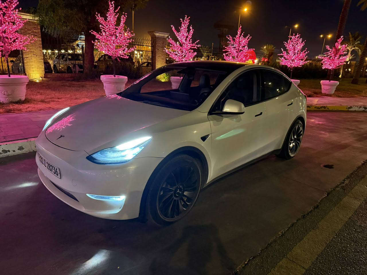 سياره تسلا دبل ماطو
كامل الموصفات Y
اوف لان 
سعر ٢١٠٠٠
وبيها مجال بسيط 
الاتصال ***********
