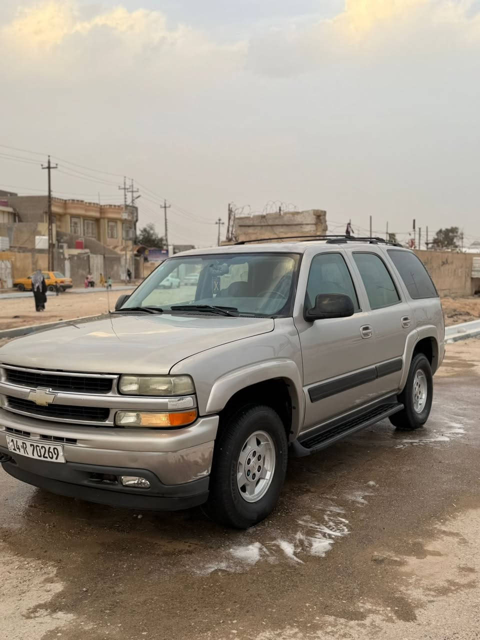 السلام عليكم.  للبيع. تاهو اللفيني.  ابتر. 2000.  رقم بصره انكليزي. سنويه لغايه 2030.  كفاله. من الضربه والكص. والصبغ. عده البنيد سبب جراد.  مكينه 5300 كير 700. تبريد شغال خلفي ومامي.  حداده كلش حلوه كهربئيات. عامه طخم تاير.  السعر 118. جوه السوك.  العنوان. بصره. هاتف ***********
