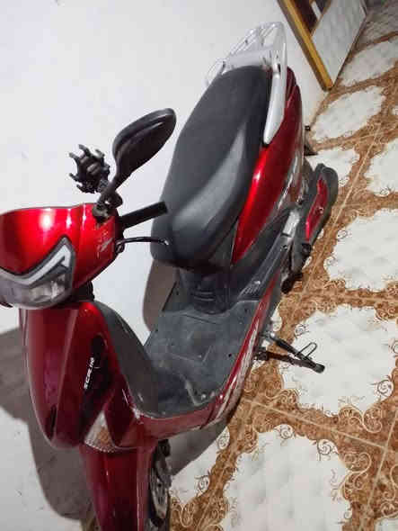 السلام عليكم للبيع دراجه شحن سته بطريات كبار مصطره درجه مفوله كهربياته كمله ما بيه  بيه بك R  السعر 550بيه مجال مكاني مقبل منشه نصر ***********
