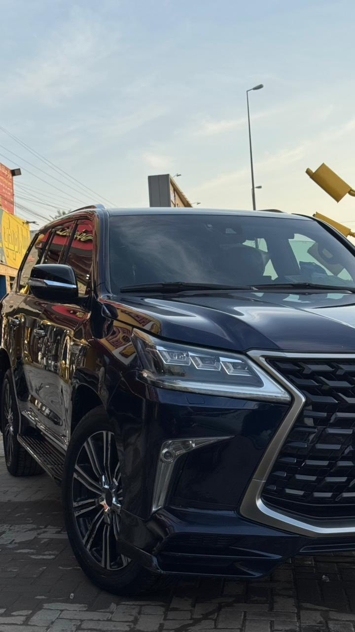 السلام عليكم ورحمة
لكزز مديل 2016 بدون حادث خليجي 

تبديل دعاميه إماميه اثر شخوط يعني صبغ دعاميه فقط

بسمي تحويل ثاني يوم مغلفه أفلام حمايه 

مكانهه بغداد نفق الشرطه*********** ممتواجد عل فيس
