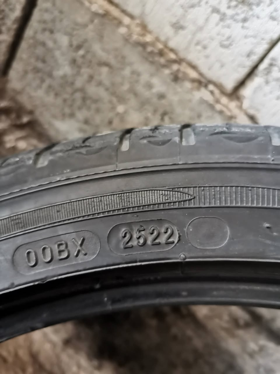 للبيع طخم تأيرات مستخدم زوج مشلن انتاج ٢٠٢٢ وزوج ديماكس انتاج ٢٠٢٣
حجم 235/40R19


**إذا كنت صاحب هذا الإعلان وتريد حذفه لأي سبب، رجاءا أرسل رسالة إلى الدعم الفني**