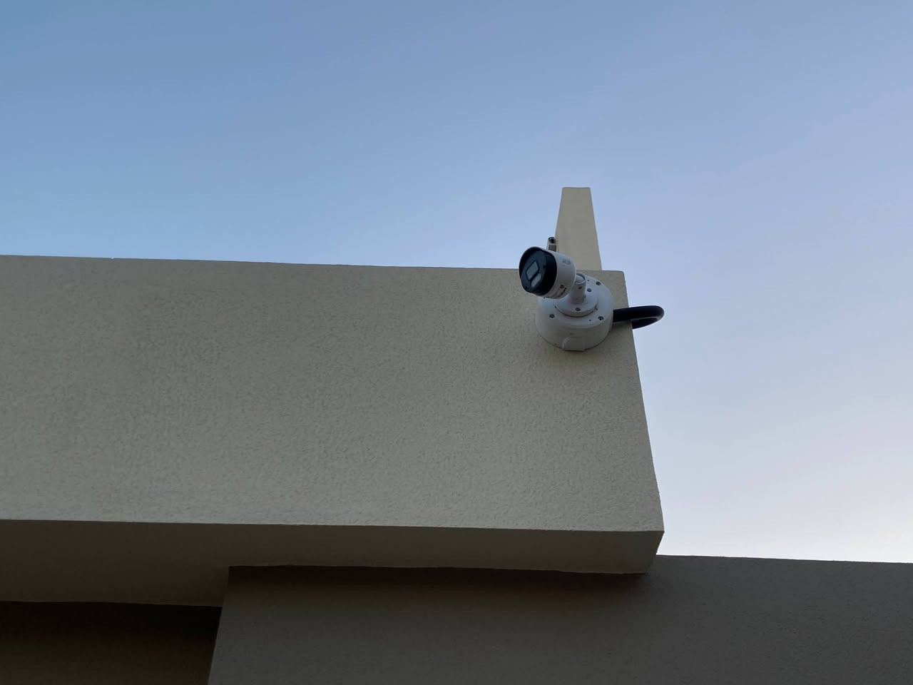 #عين_كربلاء_للكامرات

#عنوانا كربلاء الجاير حي الامام علي قرب اسواق برتقالة 

تم بحمد لله تجهيز وتنصيب مجموعة من كامرات المراقبة في في بيت احد زبائننا الكرام في #كربلاء_المقدسة حي الموضفين مكونة من ٧ كامرات من ماركة RB  وبدقة 4m وتحتوي ع خاصية الصوت والليلي الملون   

للطلب او الاستفسار الاتصال بالرقم *********** او مراسلتنا ع الواتساب ع نفس الرقم

#كامرات_المراقبة
#كربلاء
#مبيعات_كربلاء
#كامرات_المراقبة
