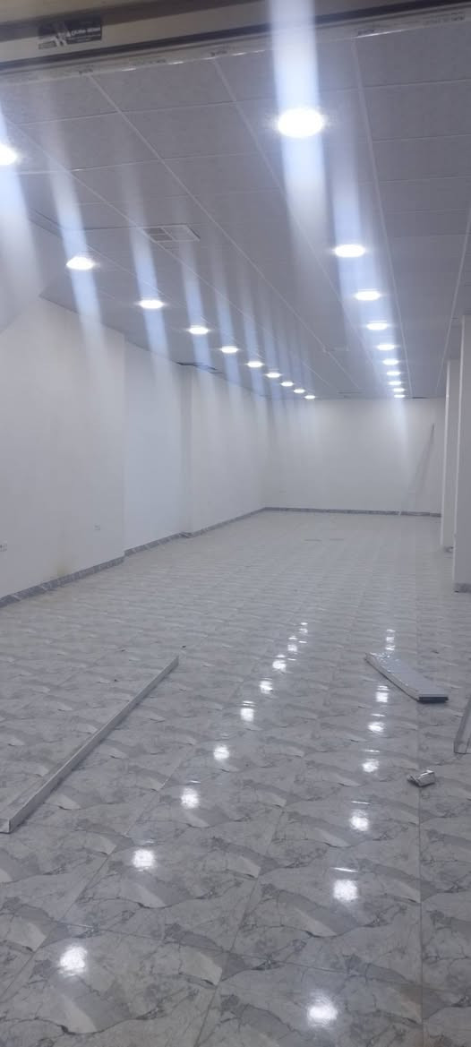محل للايجار مساحه 100  متر
فول مواصفات 
باب كهربائي 
فول كاشي
سقف ثانوي 
نضام دكت تبريد مركزي 
صحيات كامل 
تواصل واتساب 
*********** واتساب
العنوان كركوك دوميز 55 شارع الخدمي قرب جمعيه شارع العام مقابل دور السكك
السعر 350 الف
