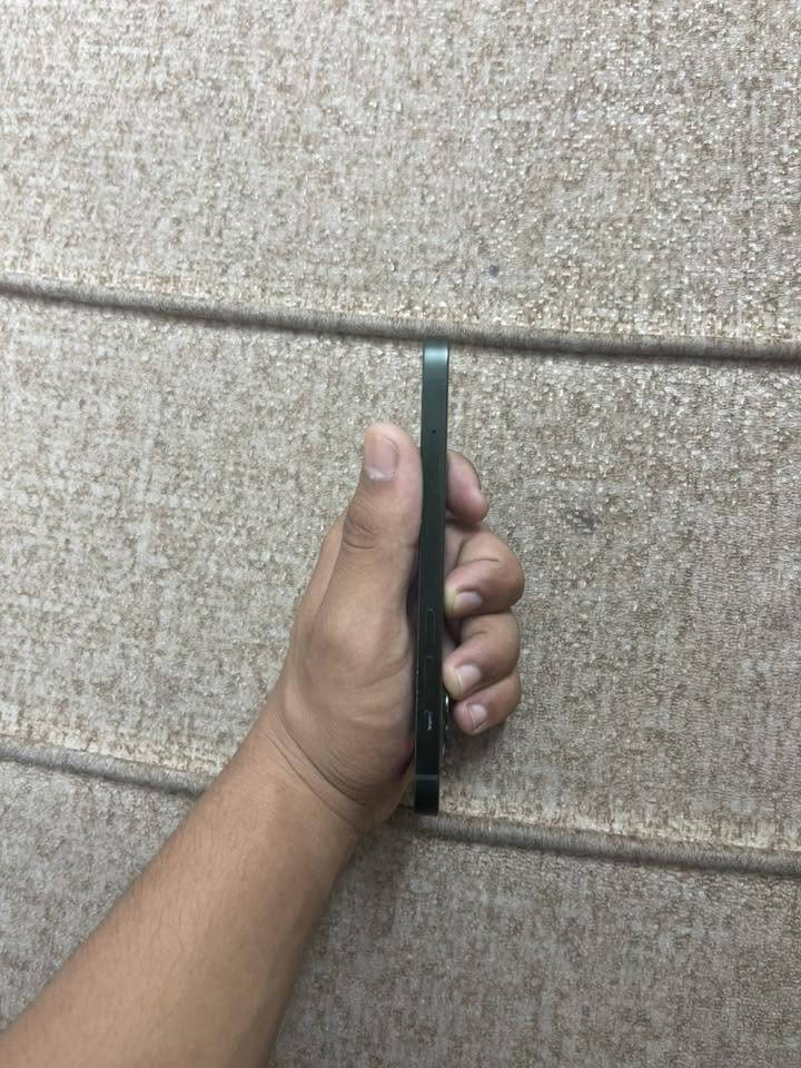 السلام عليكم أيفون 13عادي بلادي نضيف الذاكره 128و البطاريه 79الجهاز وتر السعر 400وبي مجال البكان بغداد الرقم ***********
