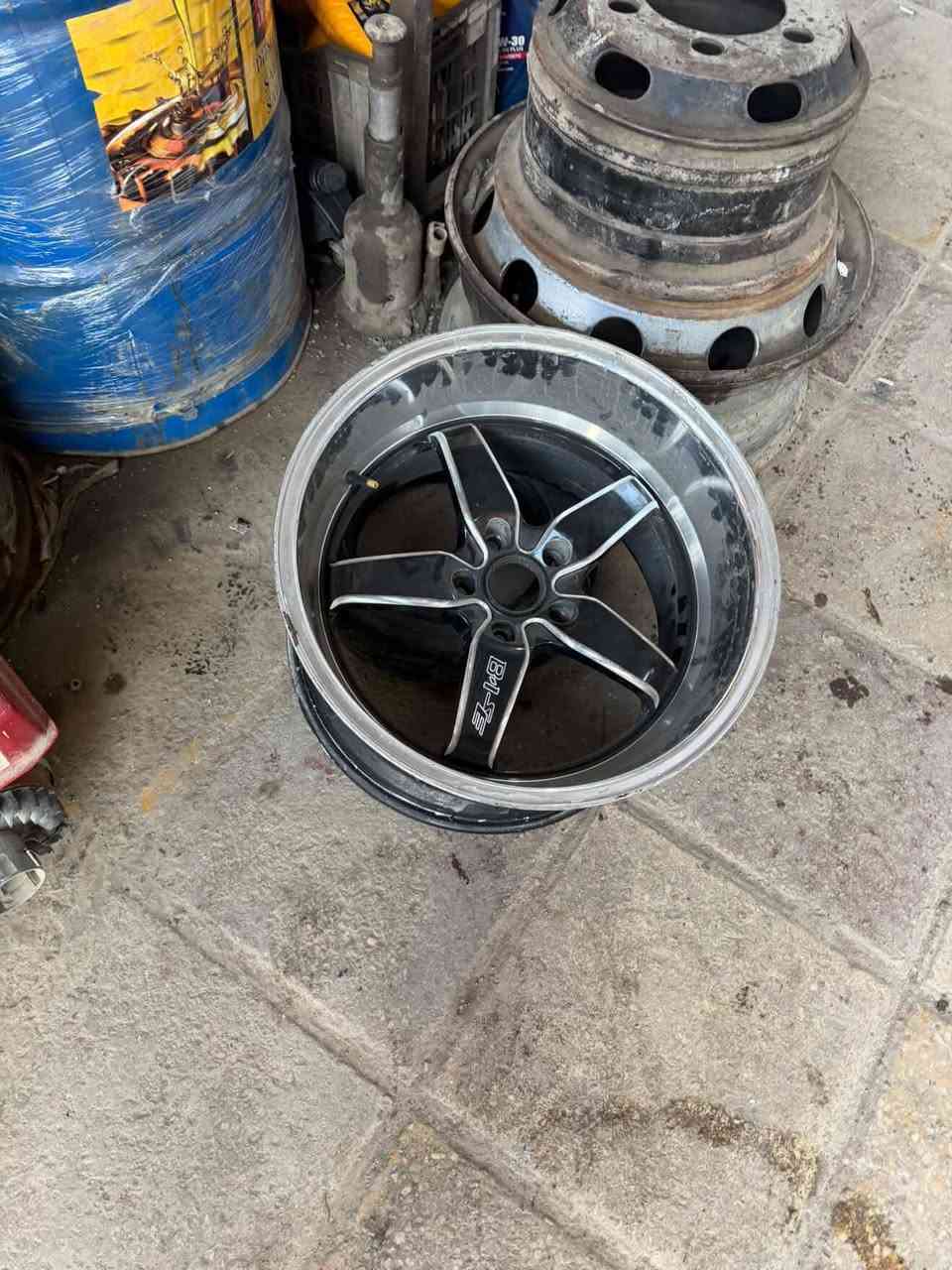 السلام عليكم  زوج ويل ويلد خلفيات
حجم 18  والعرض 10.5 انج 
 للبيع سعرهم 300 الف 
ومكفولات من ڪـلشي ***********
