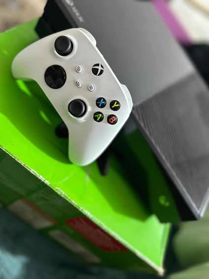 اكس بوكس وان نضيف برغي مامفتوح بيه اوملحقاته كامله 
ويه كيم باس 2 شهرين 
للاستفسار خاص


**إذا كنت صاحب هذا الإعلان وتريد حذفه لأي سبب، رجاءا أرسل رسالة إلى الدعم الفني**