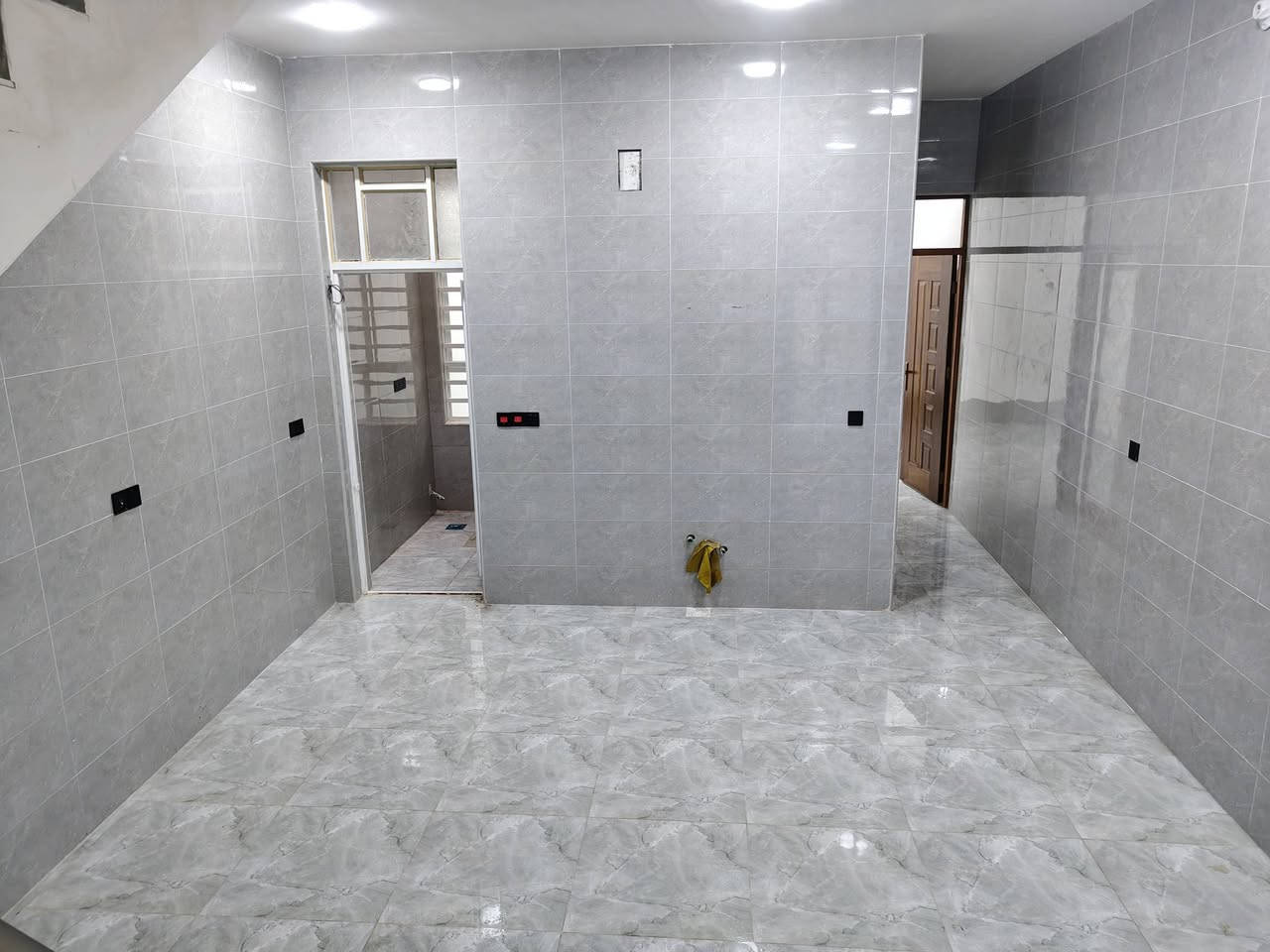 دار للبيع حي البساتين بنيان ردجه اولا جديد مساحته 100متر ستفسار ع رقم الهاتف ***********
