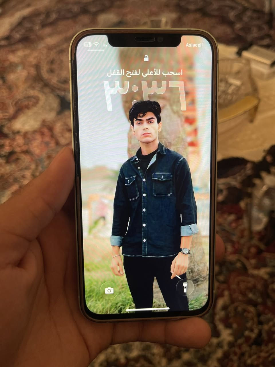 سلام عليكم ايفون 12 عادي لون المميز للمراوس فقط بأيفون حته لو فرق التلفون مبدل بطاريه وشاشة اصليات ما صار هواي نضافته فول فيس ايدي كامره كلهن مابيهن عيب العده جهاز يدخلي واتساب او يخابر ***********
