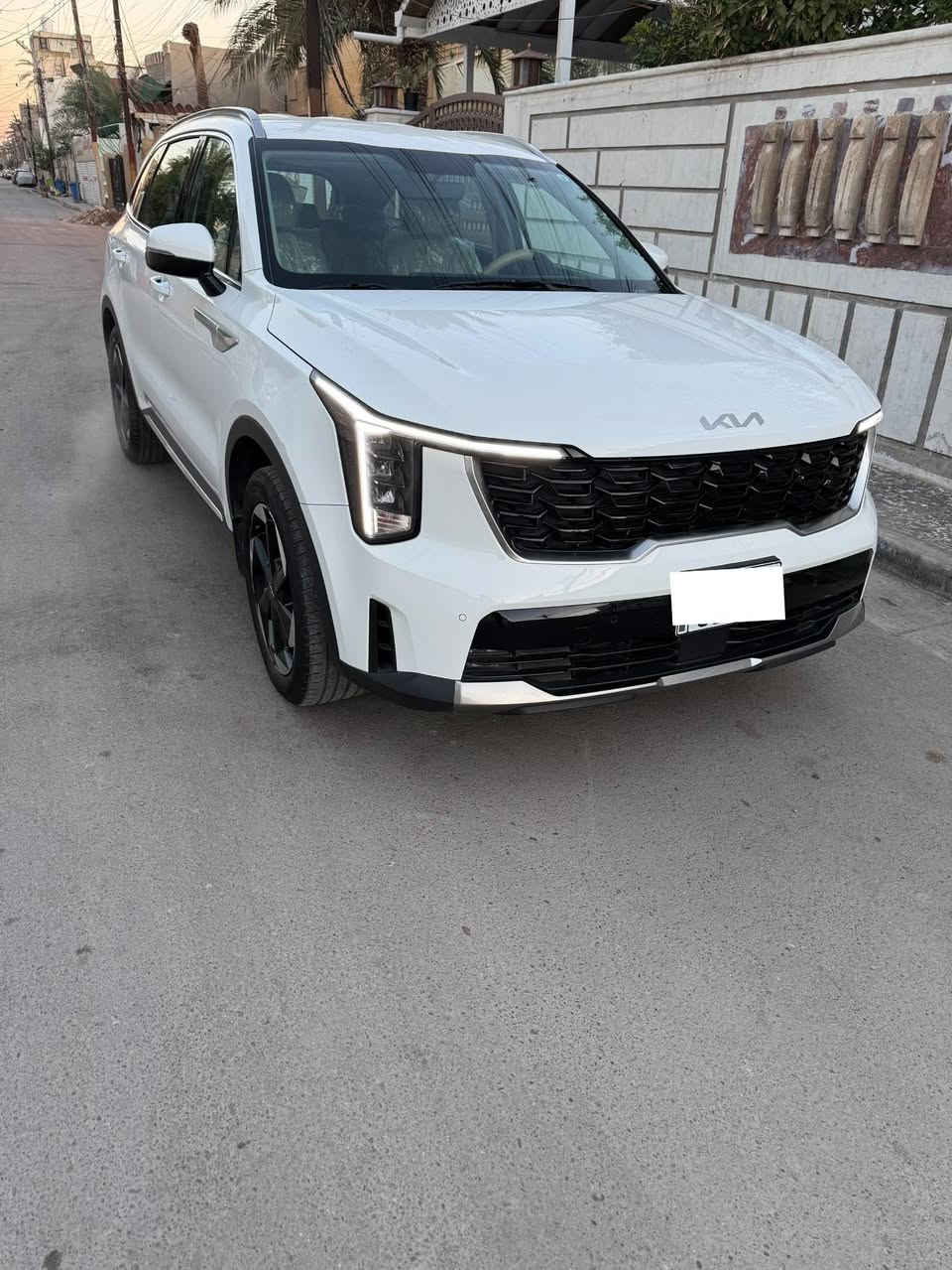 السلام عليكم 
سورنتو موديل 24 خليجي  
ضمان الشركة الدولية 
مكفولة كفالة عامة 
مواصفات معروفة 
محرك 6 سلندر 
ماشيه 18
ويل 19
رقم بغداد الجديد بسمي 
مكان السيارة بغداد 
السعر 318 
الاستفسار 
***********
