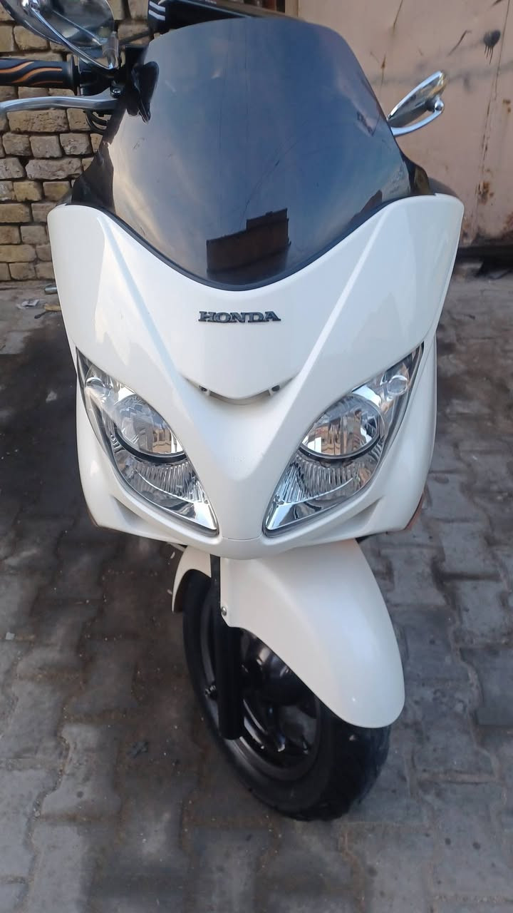 0_8

الله شاهد دراجة فور نضيفة وكفراتها لوك دراجة بلادية مال جناي مكانها بغداد الكفاح سعرها ١١ ورقة وبيها مجال حق الجية 

***********
