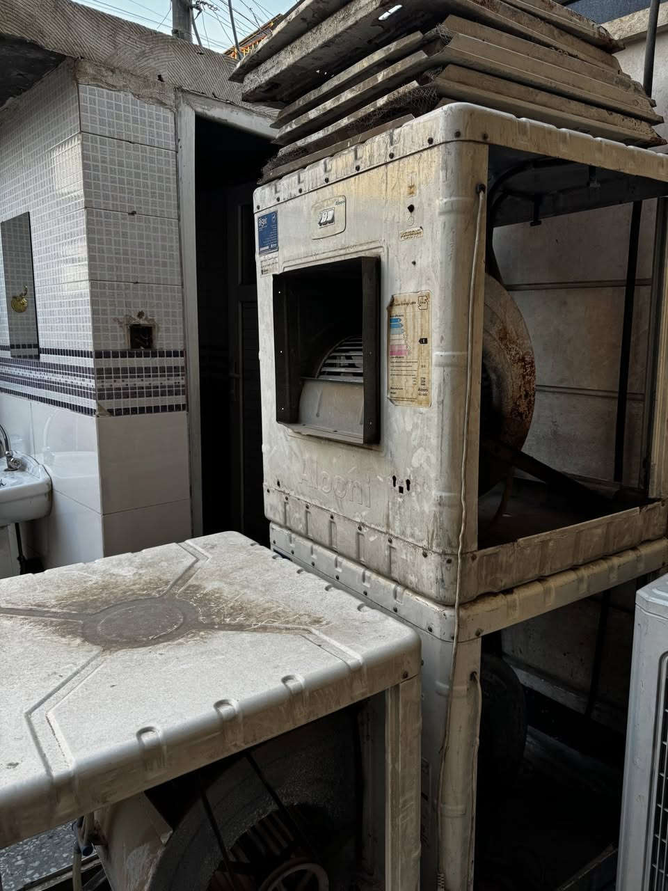 السلام عليكم مبرات الونا العدد 3 افضل مبردة و افضل نوعية هية الونا نضيفات و الياف جديدة سعر الوحدة ب 100 العنوان الدورة شارع 60 الرقم ***********
