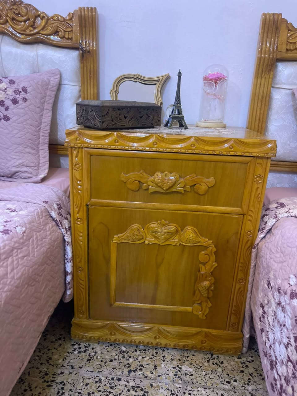 غرفة اخشاب بناتية ٣ نفرات صاج عراقي 
مرتبة ونضيفة جديدة 
سعرها 700 الف وبيها مجال 
🤍🤍


**إذا كنت صاحب هذا الإعلان وتريد حذفه لأي سبب، رجاءا أرسل رسالة إلى الدعم الفني**