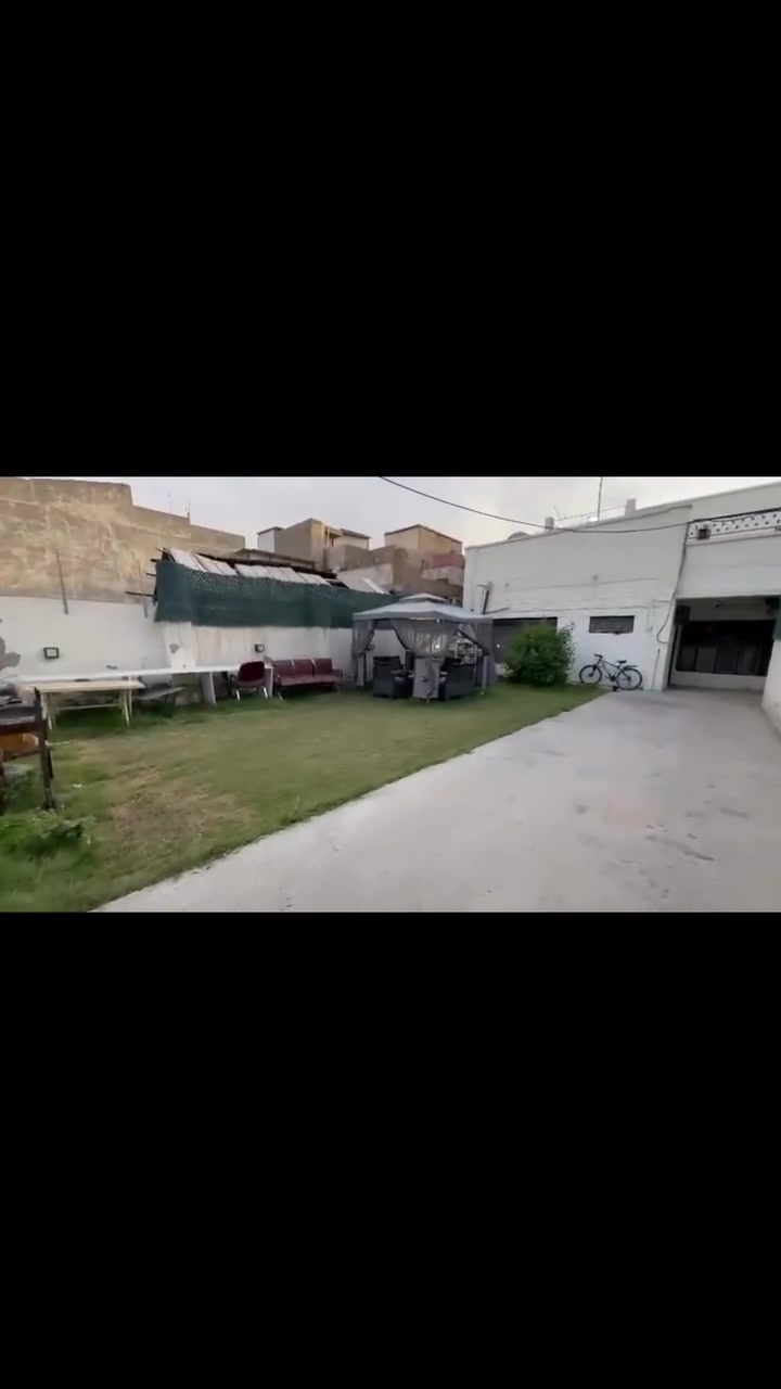 🔥 تحية طيبة 

🏡 دار للإيجار التجاري – حي الجامعة / شارع الضريبة
📍 موقع مميز وحيوي

📐 المساحة: 300 م²
🏠 طابقان

✨ التفاصيل:
🔹 6 غرف
🔹 كراج يتسع لـ 3 سيارات
🔹 حديقة
🔹 مناسب للسكن أو للأعمال المكتبية
💰للايجار الشهري 22$ورقة دفع 6 اشهر 

🔎 رمز العقار: 405
📱 اتصال: ***********
💬 واتساب: ***********
✨نستقبل كافة العروض السكنية والتجارية✨
رابط قناة الواتساب 
https://whatsapp.com/channel/0029Vb7Uz8yDp2Q3t1cIWg30

#عقارات_المنصور_الأميرات_الداوودي_حي_المتنبي_المهندسين_حي_العربي_المالية_حي_دراغ_البيجية_العناب #للايجار #حي_الجامعة_شارع_الربيع_مجاور_جامع_ملة_حويش #عقار #اليرموك
