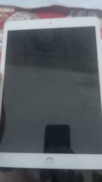 ايباد ٨ • ذاكرة ٣٢ • بطارية ٨٨٪