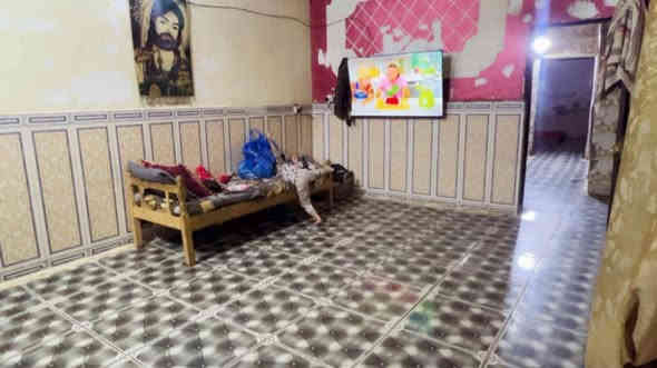 السلام عليكم بيت 100 متر بمجمع فدك من صفحه المعلمين الدخله مال صوره السيد ثالث فرع عن الشارع بلفرع الي بركنه مولده علي جمسي والركن الثاني مولده ابو كاضم بيت مرتب سكف سندويج وفوكا صبه ومغلف زاركون البيت مرقم من الامانه سعره 28 وبيه مجال *********** واتساب او اتصال
