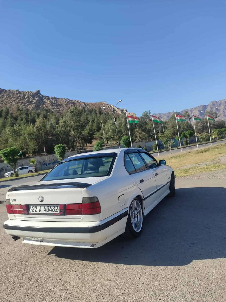 سەرەتا بەناوی خوا 

ئەم بیئێمەم هەیە بۆ فرۆشتن

Bmw 525 1991 🇩🇪

تۆماتیک 
سلاید 
تەبرید
دوو جام کارەبایی
ABS 
دوو کوشن کارەبایی

بۆیاغی نییە

سەنەوی تا 2028 نوێیە و ڕەقەم هەولێرە

بۆ زانینی نرخ پەیوەندیم پێوە بکەن 

***********
