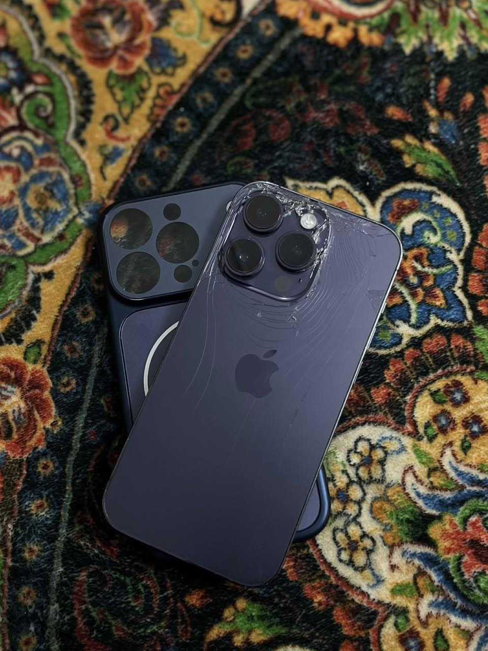 سلام عليكم ايفون 14 برو فقط 
ذاكرته 128
بطاريته 75
كلشي مامبدل  وكله شغال وياه كفر تحويره 17
مكاني بغداد
سعره ب 550 وبي مجال


**إذا كنت صاحب هذا الإعلان وتريد حذفه لأي سبب، رجاءا أرسل رسالة إلى الدعم الفني**