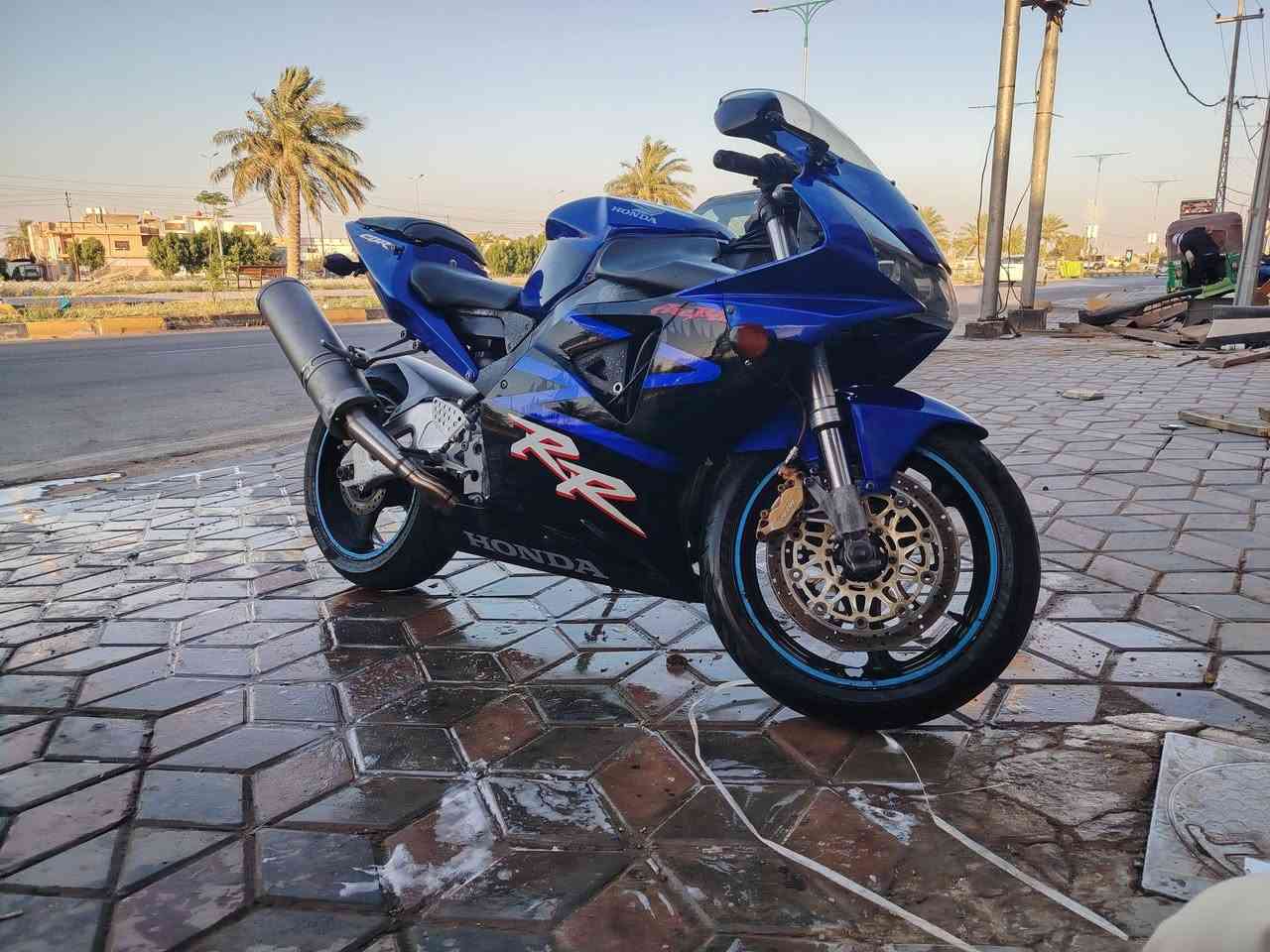 RRدفل 954
مديل 2005
بحاله الوكاله
منضومه زنون كامله
كفاله كير ومكينه ترايك وين ما تريد
السعر 19
واسط كوت. ***********
