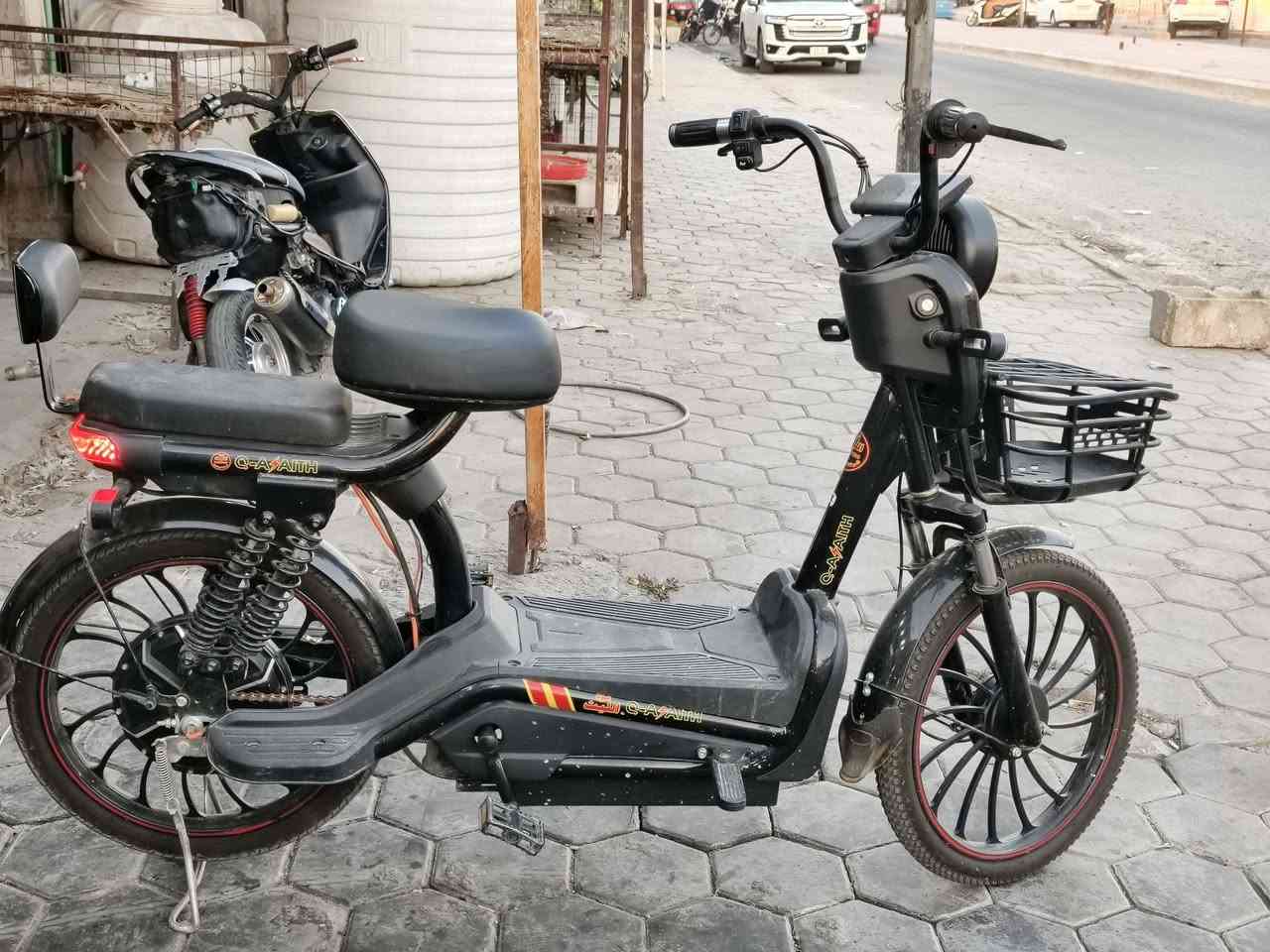 مكلف
سلام عليكم دراجه شحن للبيع جديده بس البطاريات تعبن مسافه قليله وتخلص شحن السعر/250وبيه مجال مكاني بغداد المحموديه تقاطع العزاب رقم الهاتف***********
