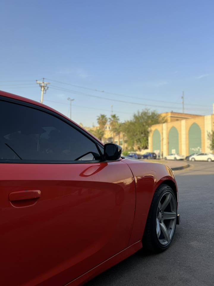 السلام عليكم جارجر برتقالي 2021 RT فول مواصفات
المواصفات 
فتحة سقف
كشنات حضن كهربائي 
خزن ميموري
رادار جانبي + نقطه عمياء
داخل كله دبل خيط
ستيرن كهربائي
كشنات تدفئه تبريد 
ويل نجمه خسفه قويه اصلي
فيتم ريسنك
بلكات ريسنك
مسطره نوزلات SRT 
دبلات امامي خلفي جديد
عليها تفريغ وبرمجة يم مصطفى ايكل ملف خاص 
السياره مضلله بالكامل 
ماشيه ٤٥ الف 
كير مكينه اكسل كفاله
السياره مصروف عليها وبلواقع بعد احلى 
تجي تشوف وتكلب وتشلع عيوني واذا معجبتك نكسب معرفتكم واني خادم 
الحادث سطحي ( ٣ قطع + قطعه كلير ) جاملغات اماميه وبنيد وجاملغ خلفي 
صور الحادث خاص 
السعر 205 وبيها مجال 
مكاني بغداد للاستفسار ***********
