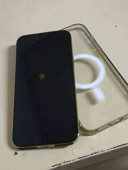 سلام عليكم أيفون 13برو ماكس ذاكره واحد تيرا لون ذهبي البطاريه 92بس بيه حرك مال جداحه بل الشاشه ممأثر علي كلش 
كارتون وشاحنه وكيبل وياه 
موضح ب الصوره للتواصل خاص او ع الرقم *********** المكان قلعة الصالح السعر 750$
