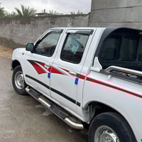 نيسان بيك اب • بيك اب