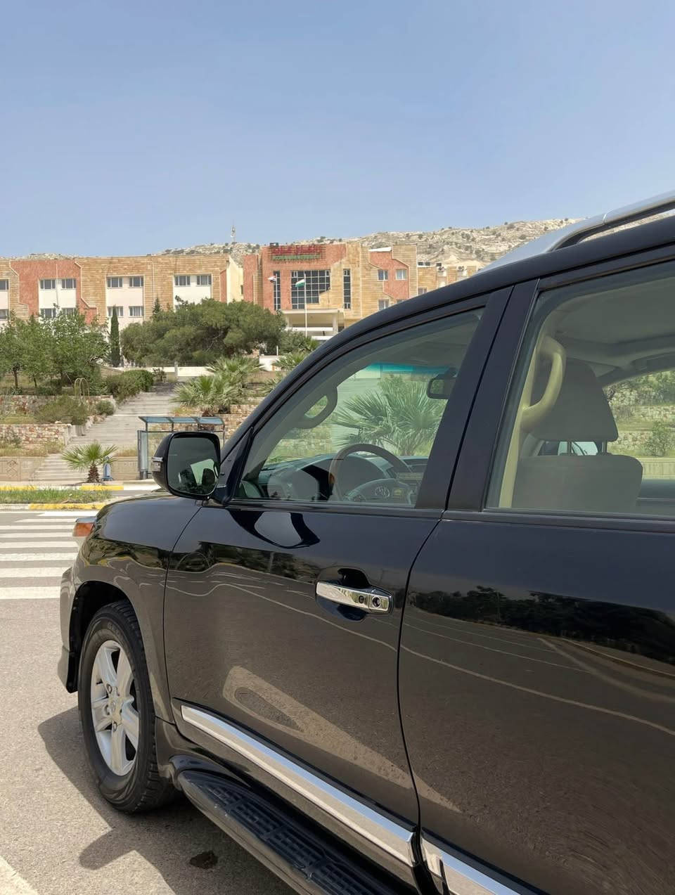 Land cruiser 2012
V8 4.7
200,000km
سڵاوی خواتان لێبێت لاند کروز مۆدیل ٢٠١٢
٢ ئێرباگ، تەنها ٢٠٠ هەزار رۆشتوە سەیارەکە زۆر زۆر خاوێن ماوە سەیارەکە ساڵێکە وەستاوە بەس جار جارە رۆژێک لەبەر پاتری و مەکینە بەکارمان هێناوە یەک بست pdr هەیە خاوێن بێ مەسرەف و تەقە ا رەقە بە شەرت
*********** كويسينجاك, أربيل
