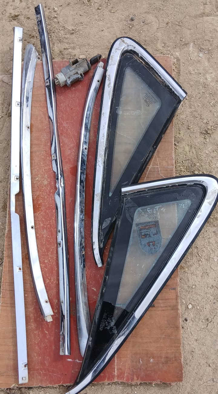 السلام عليكم للبيع مجموعه غراض برنس فراشه 
بوب بدون بطاين كامل هو وجامه وموطور جامه وكيلون سعر الباب ٦٠ الف 
دشبول سعره ٥٠ الف 
حصان سعره ٤٠ الف 
شفت مال ستيرن سعره ٧٥ الف 
صندوق كامل مال تبريد سعره ٧٥
*********** مكان الرمادي
