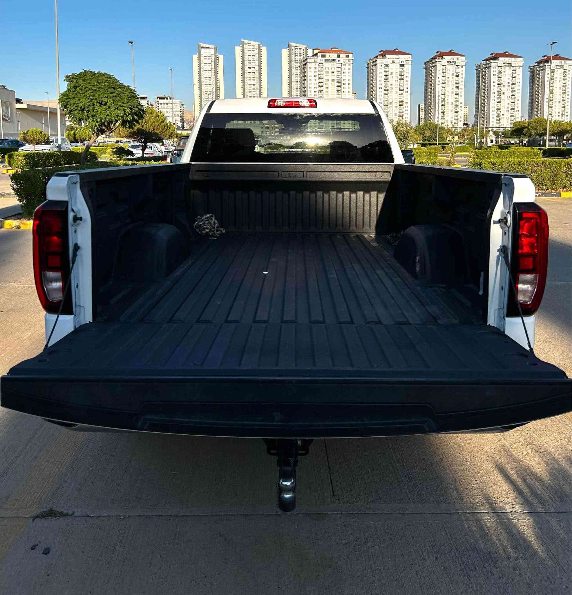 GMC SIERRA 
4x4 
٤ بستۆن  ٢٧٠٠ توربو
١٦ هه‌زار میل ڕۆشتوه‌ 
مودێل ٢٠٢٣ 

مواسه‌فاتی شاشه‌ ,كامێرا , به‌سمه‌ , ویل كه‌پ , لایت لید و زینۆن , ده‌بڵ ئه‌كسل و ئۆتۆ ,  سنوق كارابای , ڕاداری پێش , راداری جاده‌ , ,,,
وارد ئه‌مریكی
 یه‌ك پارچه‌ و په‌ڵه‌یه‌ك بۆیاخی هه‌یه‌ و ٣ په‌ڵه‌ ساردی هه‌یه‌ 
پێش و پشتی كه‌پسه‌ 
ئێرباكی سیسته‌مه‌ و بیلاد دانراوه‌ته‌وه‌ 
3GTNUAEK5PG311357 شانصی  

گێڕ و مه‌كینه‌ و كارابای به‌ شه‌رت 
ڕه‌قه‌م و سه‌نه‌وه‌ی تازه‌یه‌ هه‌موو شتێكی به‌ شه‌رت

نرخی ٢٢٠ وه‌رقه‌ مه‌جالێكی كه‌م 
ته‌نها فڕۆشتنه‌ 
٠ ٠ ٠ ١  ٤ ٠ ٢  ٠ ٧ ٧ ٠ 
________________
جیمسي سیرا 
مودیل ٢٠٢٣ 
٤ سلندر  ٢٧٠٠ توربو 

ماشية ١٦ الف میل 

فور ویل  4x4
موصفات شاشة ,كامیرا , بصمة , ویل كب , لایتات لید و زینۆن بیلادي ,صندوق كهرباي , رادار امامي , ڕادار مسار , تحدید سرعة , 

وارد امریكي 
١ قطعة سبغ و بیها كم مكانت تعدیل شبر شبر سبغ 
امامي و خلفي كبس 
ایرباكات سیستم بیلادي 
3GTNUAEK5PG311357 الرقم شانصي 

رقم و سنیویه‌ كلشي جدید و ‏باسمي 
محرك و كیر و كهرباي كلشي بشرط 

السعر ٢٢٠ ورقة مجال قلیل 

٠ ٠ ٠ ١  ٤ ٠ ٢  ٠ ٧ ٧ ٠ 
للبيع فقط 
العنوان سلیمانیة السليمانية, العراق


**إذا كنت صاحب هذا الإعلان وتريد حذفه لأي سبب، رجاءا أرسل رسالة إلى الدعم الفني**