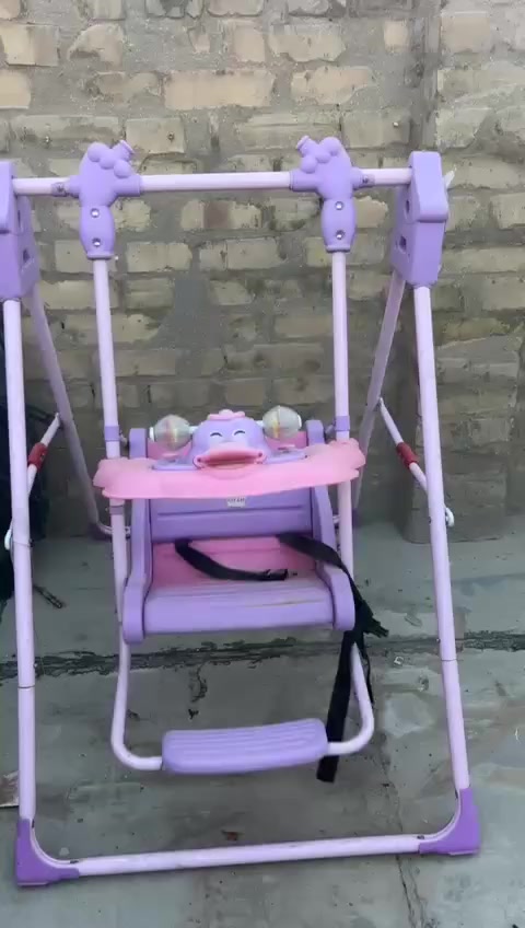 مرجوحة اطفال لبيع 
سعرة ٤٠ الف وبي مجال 
مكان بغداد الاعظمية مقبرة الملكية 
***********
