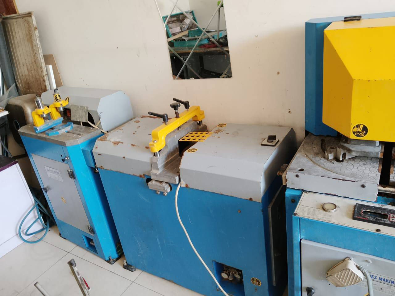 سلام عليكم من رخصة الادمن للبيع مكائن بي في سي كاوية ومكينة تي  ومكينة ماسكة وكمبريسر وكترات يلمز عدد 2
ومكينة تشريح تي يدوية للبيع 26ورقة وبيهن مجال أنشأ اللة 
***********
