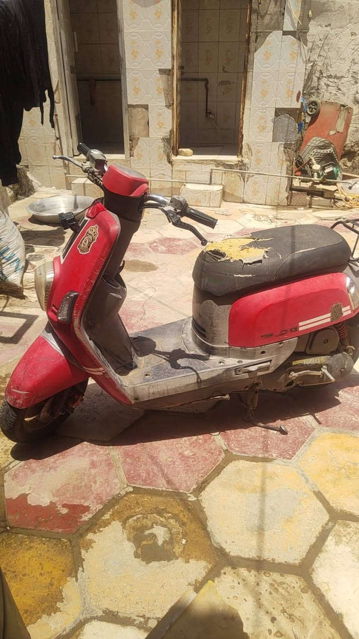 للبيع عوزها 
بس بونزات البريك 
وكتف شحن 
مناسبه 450
قفل 
الهاتف ***********
