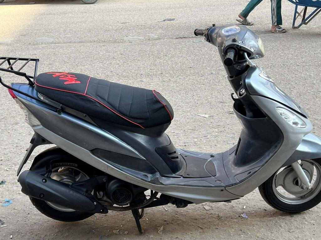 للبيع دراجه مامفتوح برغي بيه مكينه بلاد نعومه 
***********
