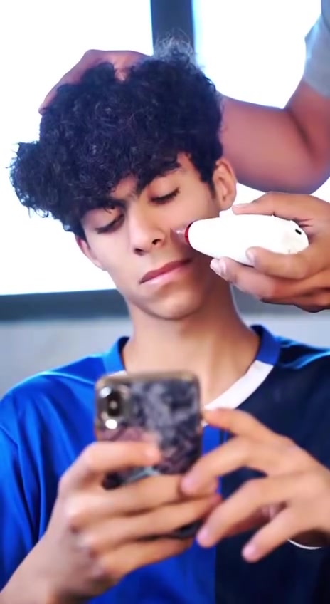 ✨ ودعي الرؤوس السوداء واحصلي على بشرة ناعمة مثل الأطفال!

🧖‍♀️💎 🧴 جهاز تنظيف المسام الاحترافي بـ 6 رؤوس تناسب كل احتياجاتك.

🌬️ تقنية شفط فراغي جبارة تزيل الدهون والشوائب من أول استخدام.

📏 3 أوضاع ذكية للبشرة الدهنية، العادية والجافة لضمان الأمان.

🛋️ استمتعي بجلسة "تنظيف بشرة" احترافية وأنتِ في بيتك.

🔋 شاشة ديجيتال وشحن USB لسهولة الاستخدام في أي وقت.

🚀 اطلبيه الآن وخلي بشرتك تشع نضارة ونظافة! 🛒✨

بسعر 20 الف توصيل داخل بغداد 3الاف توصيل محافظات 5الاف 🚘

للحجز راسل الصفحه واطلب الان

#تيك_توك_العراق #بيجات_عراقية #اكسبلور #الشعب_الصيني_ماله_حل😂😂#fyp


**إذا كنت صاحب هذا الإعلان وتريد حذفه لأي سبب، رجاءا أرسل رسالة إلى الدعم الفني**