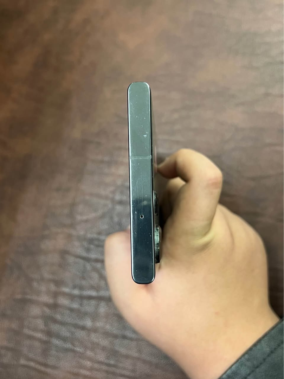 السلام عليكم 
جهاز سامسونك s23 الترا 
ذاكره 512 نص تيره 
امريكي تك سيم كارت
الجهاز نضيف كلش اخو الجديد 
كلشي شغال بي 
مكاني بغداد حي العامل 
رقمي *********** بغداد, العراق
