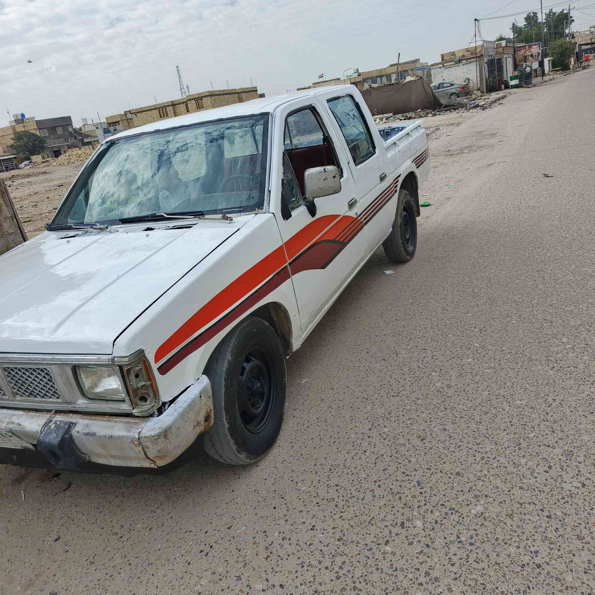 سلام عليكم   نيسان موديل 1992 المكان الناصريه المركز مكينه وكير خير من الله  السعر 32 وبيها  مجال   شغل وطلع الى  البر  تلفون ***********
