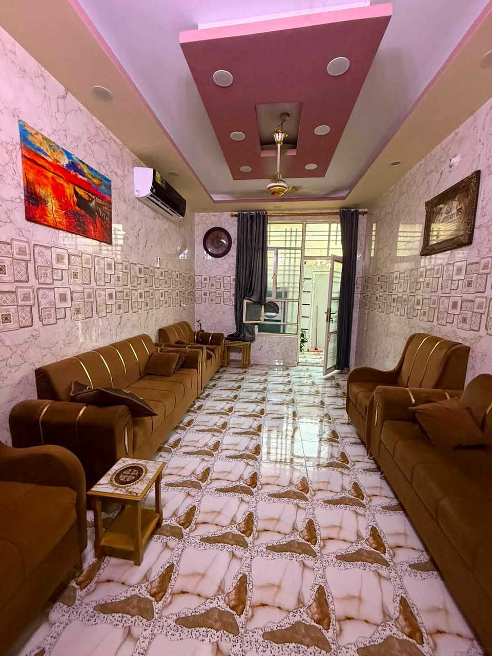 ١٠٠ متر طابقين  حي الوفاء  ٣ غرف نوم شارع ١٥ مقابيل حي الجامعه بناء ٢٠٢٤ مطلوب ٤٠ مليون تطلوعه ١٣٥ وبي مجال  استفسار اكثر *********** ارجو متابعه الصفحة ليصلك كل ماهو جديد من عروض العقارات اهلا وسهلا
