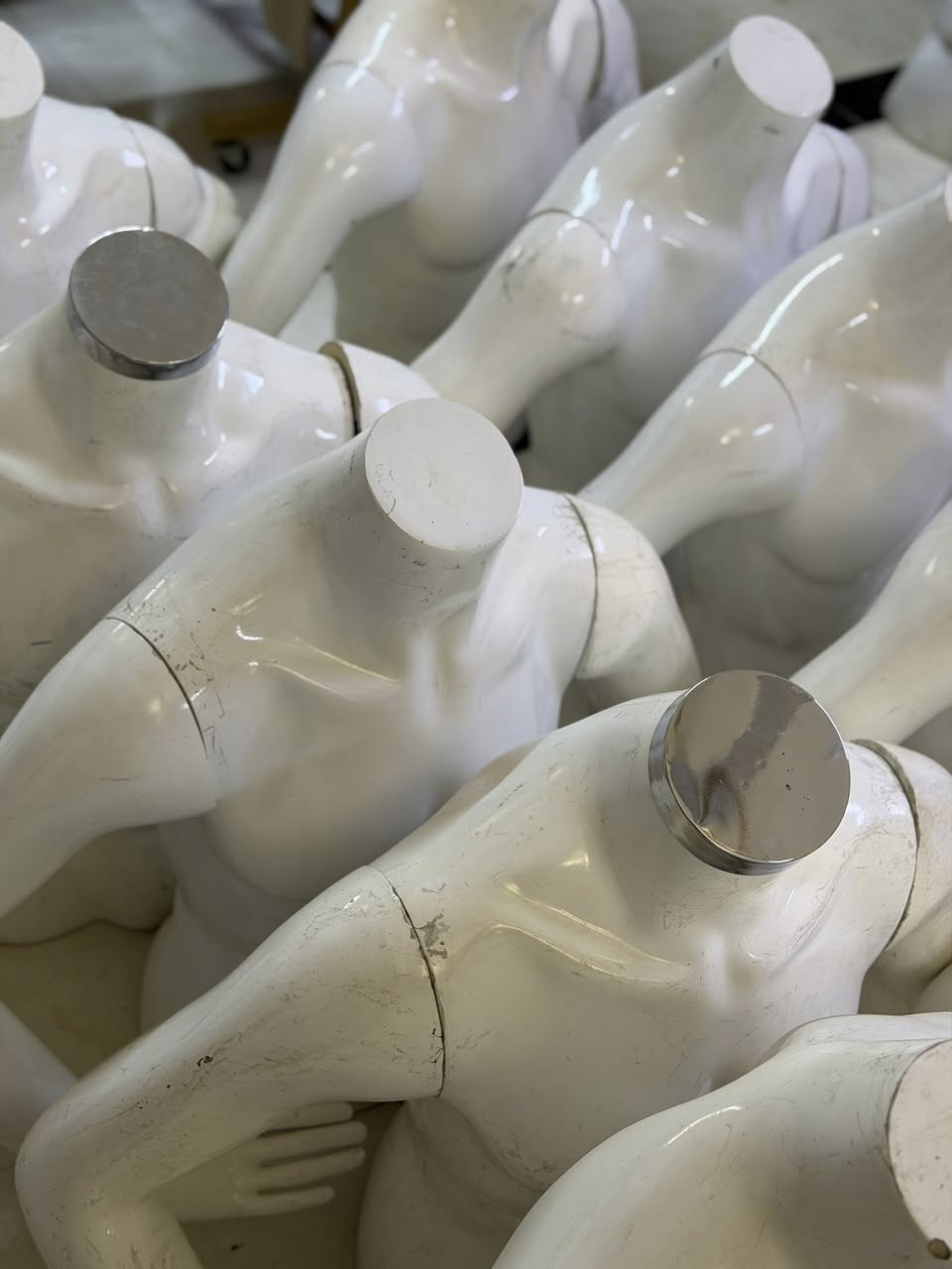 ملكانات للبيع مستخدم نضافة زينة مثل ماموضح بالصور مابيهن كسر 
سعر القطعة 15,000 عدد الملكانات عشرة قطع 
متوفر توصيل كافة المحافظات 

هاتف ***********
