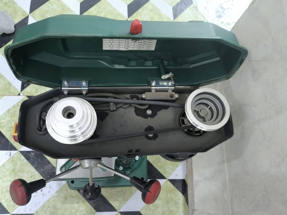 سلام عليكم ادريل ثابت للبيع قيم سعره بالي يرضي الله
***********
