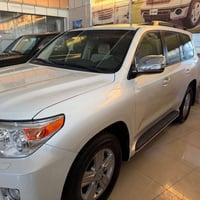 لاندكروزر • V6 • ١٣٠٠٠٠ كم