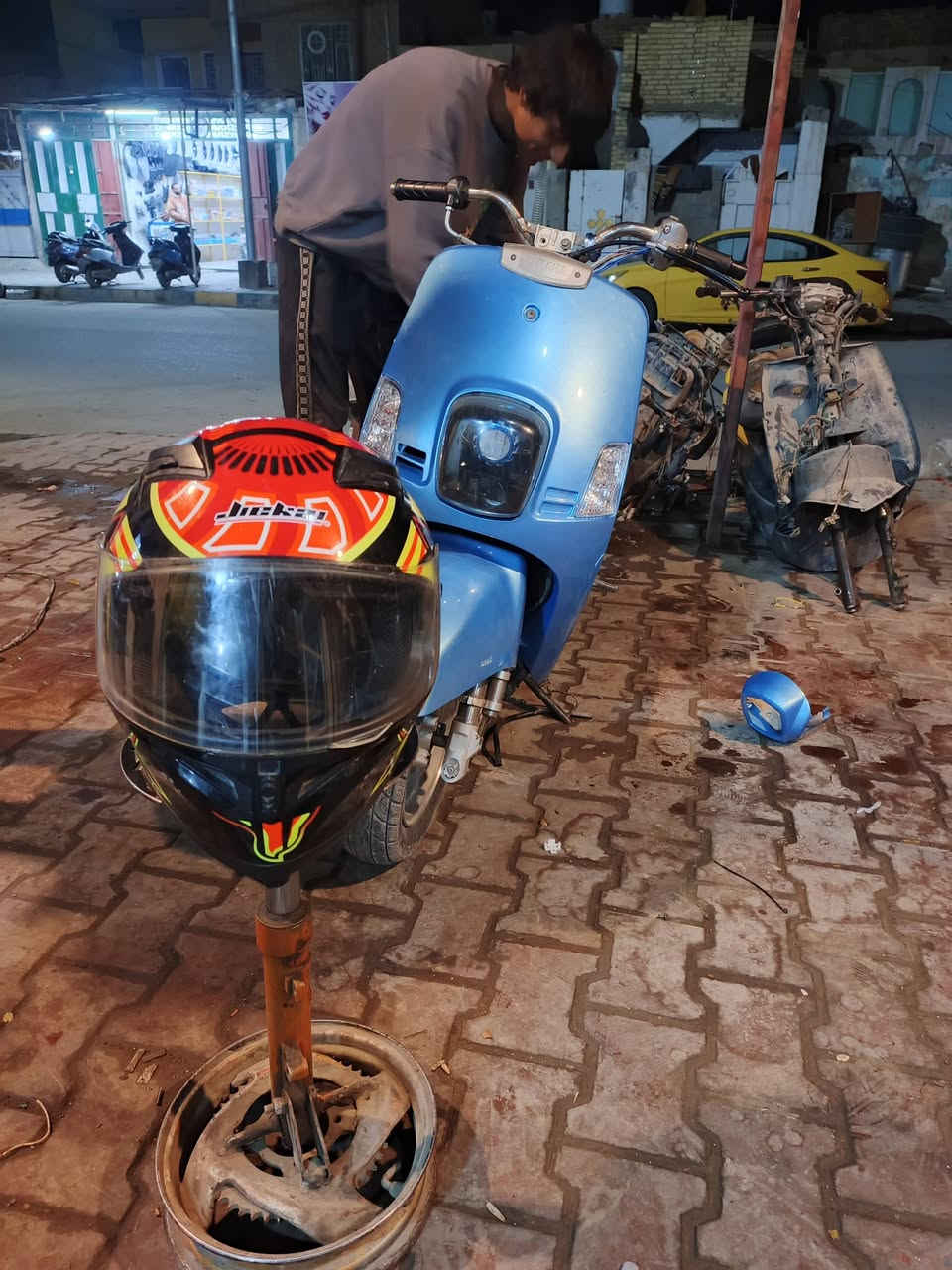 سلام عليكم حبايب
دراجة بوليسي مزودة محرك سكنس بوشة58ونص دراجة بيها شلعة ومعدل شك الكاع دراجة كاملة علا اخر حباية بس متروكة صارلها هواي عوزها بس باتري جيب وشغل 

السعر:550وبيها مجال

العنوان:كوت_زويرجات_قرب مركز شباب

الرقم:***********
