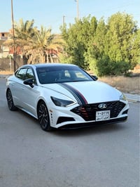 سوناتا 2020 وارد امريكي بدون ايرباك ((حادث خلفي )) صبغ جاملغ وجنطه فقط...