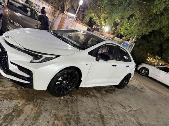 السلام عليكم ورحمة الله وبركاته 
للبيع  كورلا هايبرد موديل 2025 رقم بغداد 
 بلاك ادشن S اعلى مواصفات اللون الصدفي
حره باسمي تحويل مباشر 
عداد المسافة 11 الف كيلو
فول مواصفات داخل احمر كرسي كهرباء
سلايد روف
رادار 
مكان السياره بغداد الكاظمية 
للاستفسار  ***********
