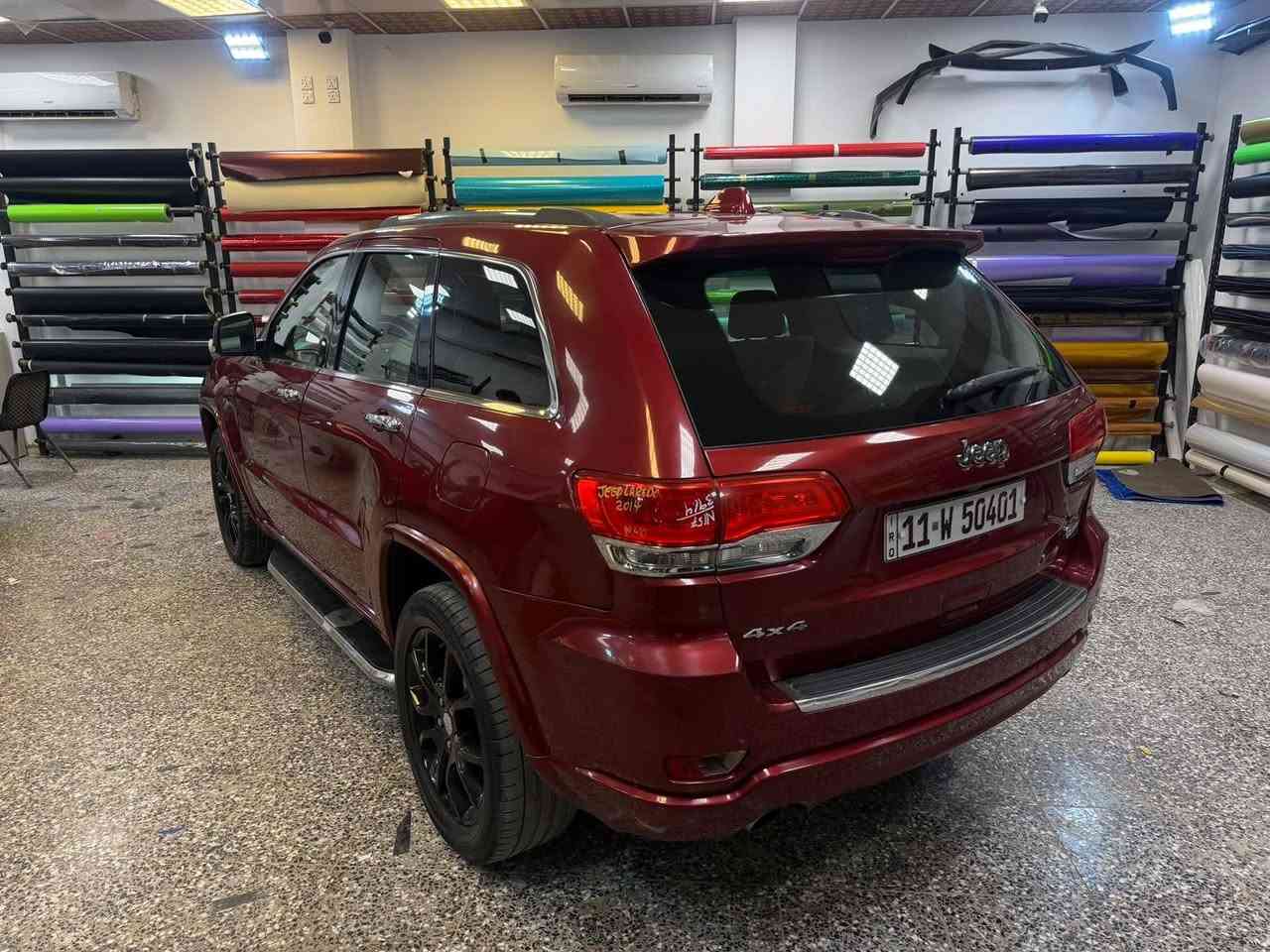 ✅ خليج
 محرك 8 سلندر HEMI 
دبل (4×4)  ✅
 3 شاشات ✅ جكات ✅ 
فتحة سقف بانوراما ✅
 بصمة تشغيل وأبواب ✅ 
كاميرا خلفية + حساسات ✅ 
داخلية جلد فاخرة ✅ 
مكيف ثلج ✅
 السيارة نظيفة جداً
📌 ملاحظات:
لا توجد أي قطرة صبغ (صبغ وكالة بالكامل).
توجد طخة جانبية خفيفة، تتعدل على البارد.
💰 السعر: (19.500) 📍
 الموقع: (بغداد زيونه) 
📞 للاستفسار: (***********)
