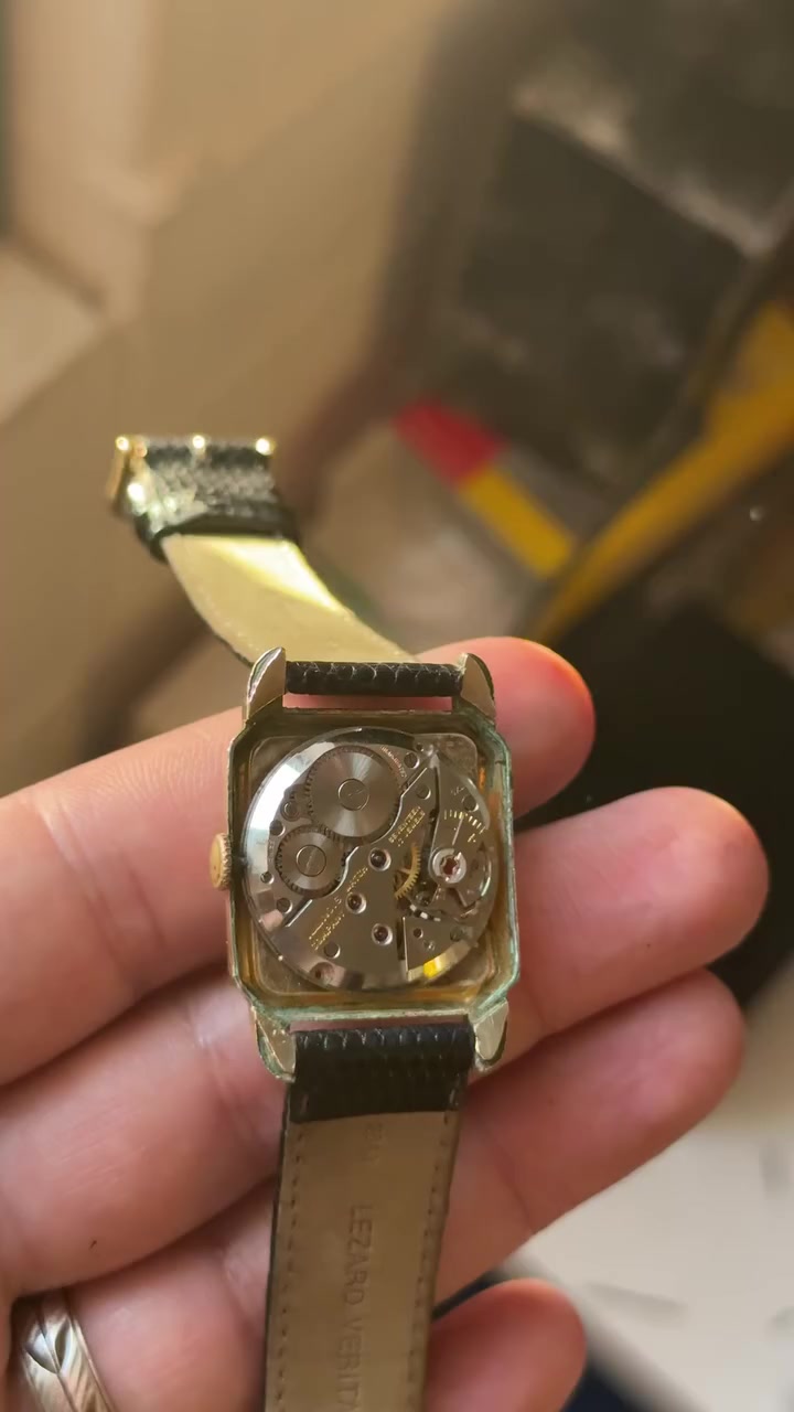 ساعه ماركة هامتلون
سويسري اصلي
 تغليف ذهب

نصب تكويك

سنتر ثواني منفصل

انتاج 1950

قطرها 26x36ونص

سعرها 110$


**إذا كنت صاحب هذا الإعلان وتريد حذفه لأي سبب، رجاءا أرسل رسالة إلى الدعم الفني**