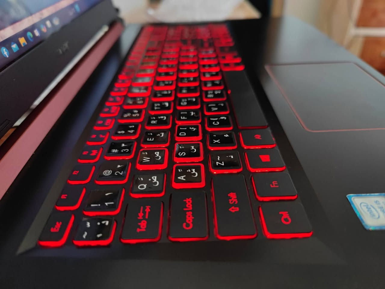 السلام عليكم 
لابتوب الكيمنك Acer Nitro Gaming 
جهاز نضافه عاليه بدون اي عطل او مشاكل 1/1
بمواصفات...
شاشه 15 انش نوع ips enhanced بخواص مضاد التوهج FHD 
معالج core i5-8300H من الجيل الثامن فئه H* للاداء الثقيل 
كرتين شاشه الاول من انتل والثاني منفصل من nVidia Gtx 1050 نسخه ال4Gb حجم كرت الشاشه 
رامات 8Gb
هارد 512ssd قابل للتطوير 
صوت ستيريو محيطي مجسم 
كيبورد ضوئي احمر 
شحن ساعه ونصف استخدام 
ملحقات: جنطه و الشاحن الاصلي وماوس كيمنك احترافي 
السعر ٤٧٥ الف 
لابتوب تشغل جميع الألعاب و برامج Adobe والبرامج الهندسيه 
الديوانيه


**إذا كنت صاحب هذا الإعلان وتريد حذفه لأي سبب، رجاءا أرسل رسالة إلى الدعم الفني**