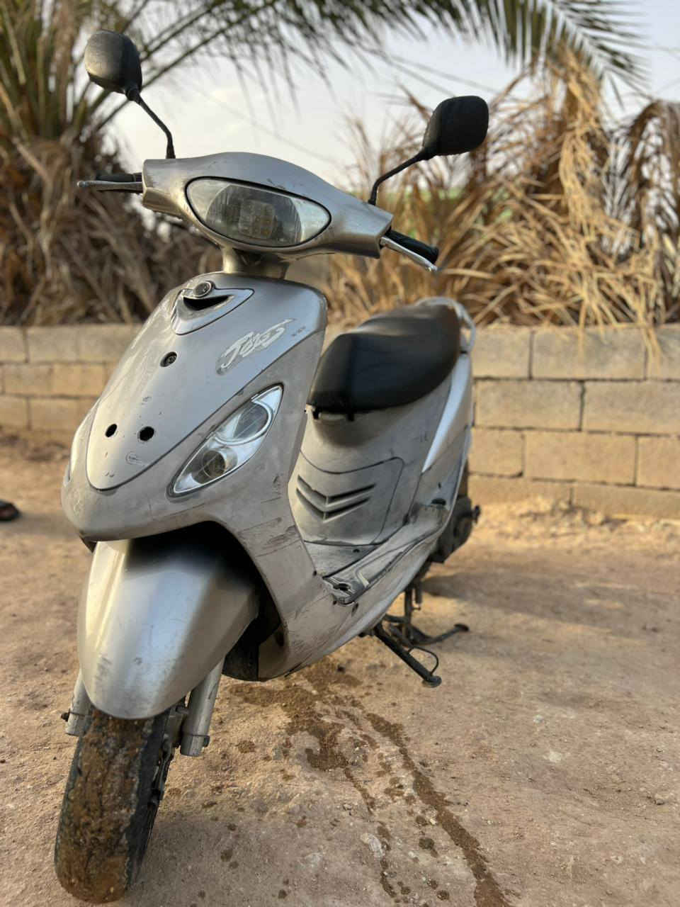 ماكس منغولي للبيع صالهة 20من طالعه من الرمبه دراجه جديد 
غير متواجد ع لفيس 
***********
